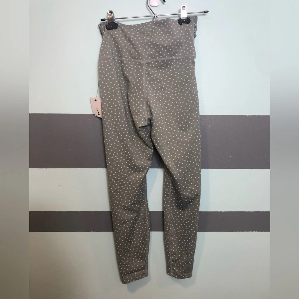Nike Dri-Fit Women’s Polka Dot Yoga Leggings